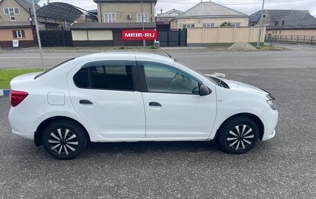Renault Logan II, 2016 год, 410 000 рублей, 2 фотография