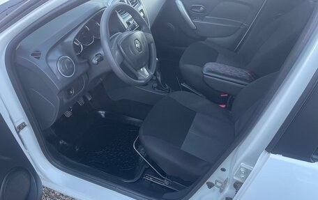 Renault Logan II, 2016 год, 410 000 рублей, 13 фотография