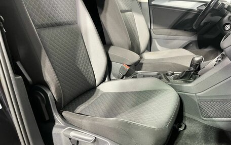 Volkswagen Tiguan II, 2018 год, 2 520 000 рублей, 15 фотография