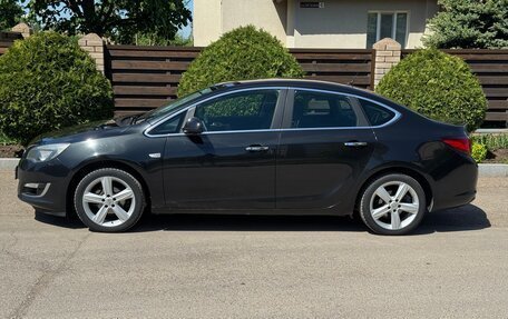 Opel Astra J, 2013 год, 720 000 рублей, 2 фотография
