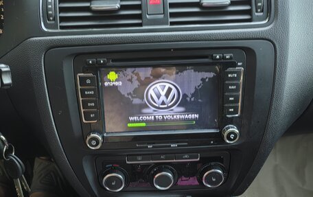 Volkswagen Jetta VI, 2011 год, 980 000 рублей, 14 фотография