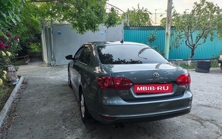 Volkswagen Jetta VI, 2011 год, 980 000 рублей, 10 фотография