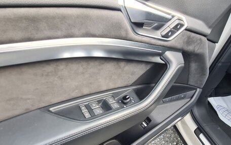 Audi e-tron I, 2020 год, 4 700 000 рублей, 28 фотография