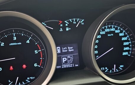Toyota Land Cruiser 200, 2009 год, 3 250 000 рублей, 16 фотография