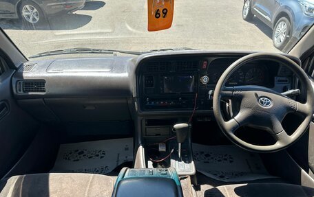 Toyota HiAce H100, 2000 год, 599 000 рублей, 17 фотография