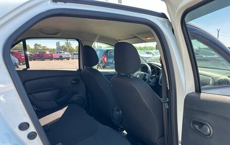 Renault Logan II, 2018 год, 929 000 рублей, 18 фотография