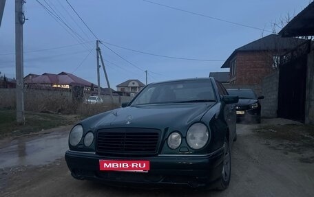 Mercedes-Benz E-Класс, 1997 год, 480 000 рублей, 1 фотография