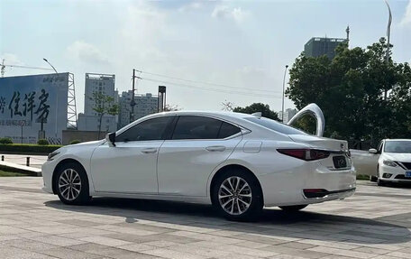 Lexus ES VII, 2022 год, 4 250 000 рублей, 6 фотография
