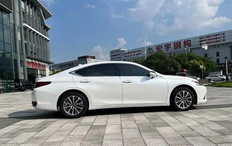 Lexus ES VII, 2022 год, 4 250 000 рублей, 7 фотография