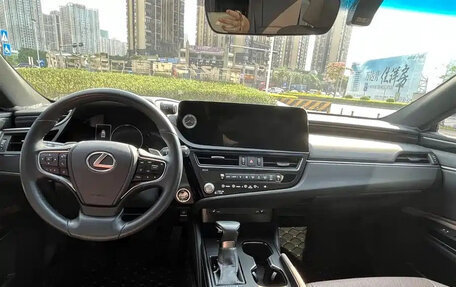 Lexus ES VII, 2022 год, 4 250 000 рублей, 13 фотография