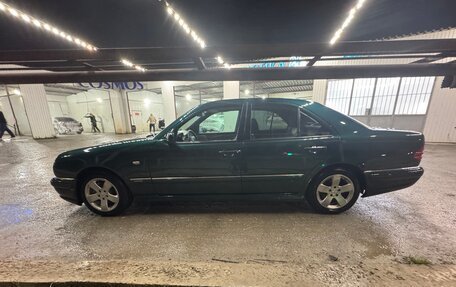 Mercedes-Benz E-Класс, 1997 год, 480 000 рублей, 2 фотография