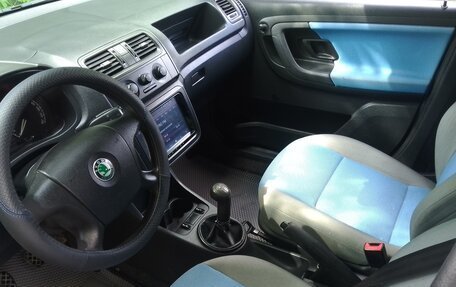 Skoda Fabia II, 2010 год, 335 000 рублей, 6 фотография