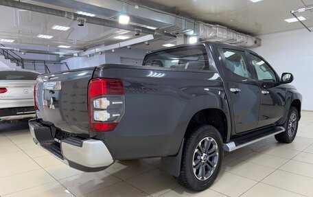 Mitsubishi L200 IV рестайлинг, 2021 год, 2 850 000 рублей, 2 фотография
