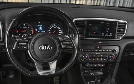 KIA Sportage IV рестайлинг, 2020 год, 2 820 000 рублей, 13 фотография