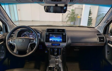 Toyota Land Cruiser Prado 150 рестайлинг 2, 2018 год, 4 119 000 рублей, 12 фотография