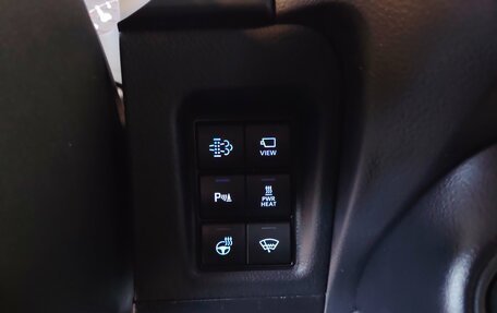 Toyota Land Cruiser Prado 150 рестайлинг 2, 2018 год, 4 119 000 рублей, 19 фотография
