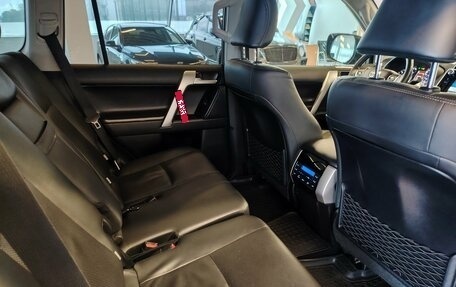 Toyota Land Cruiser Prado 150 рестайлинг 2, 2018 год, 4 119 000 рублей, 9 фотография