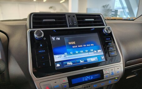 Toyota Land Cruiser Prado 150 рестайлинг 2, 2018 год, 4 119 000 рублей, 21 фотография