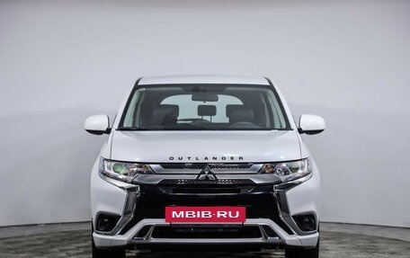 Mitsubishi Outlander III рестайлинг 3, 2022 год, 2 649 000 рублей, 3 фотография