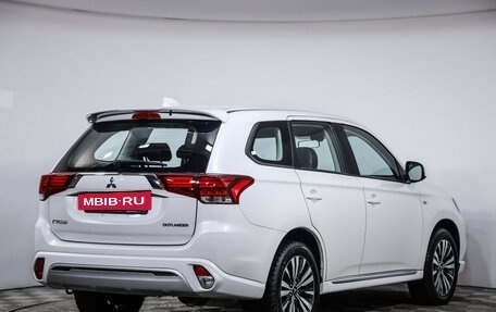Mitsubishi Outlander III рестайлинг 3, 2022 год, 2 649 000 рублей, 6 фотография