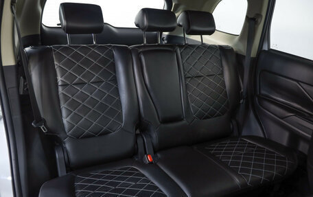 Mitsubishi Outlander III рестайлинг 3, 2022 год, 2 649 000 рублей, 25 фотография