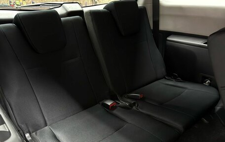Toyota Wish II, 2010 год, 1 299 000 рублей, 29 фотография