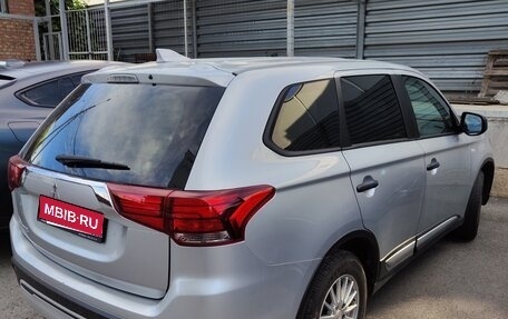 Mitsubishi Outlander III рестайлинг 3, 2021 год, 2 580 000 рублей, 1 фотография