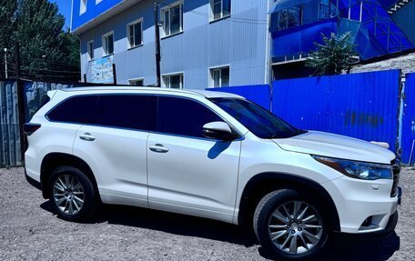 Toyota Highlander III, 2014 год, 2 950 000 рублей, 3 фотография