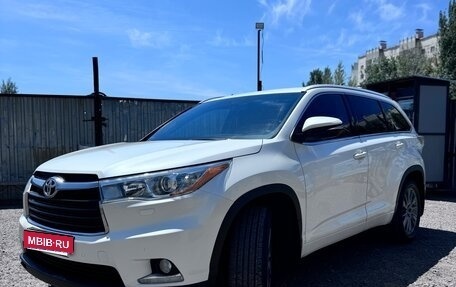 Toyota Highlander III, 2014 год, 2 950 000 рублей, 2 фотография
