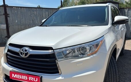 Toyota Highlander III, 2014 год, 2 950 000 рублей, 9 фотография