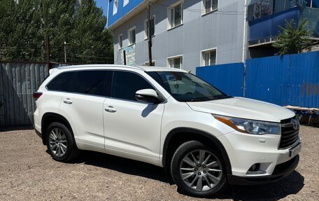 Toyota Highlander III, 2014 год, 2 950 000 рублей, 11 фотография