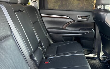 Toyota Highlander III, 2014 год, 2 950 000 рублей, 17 фотография