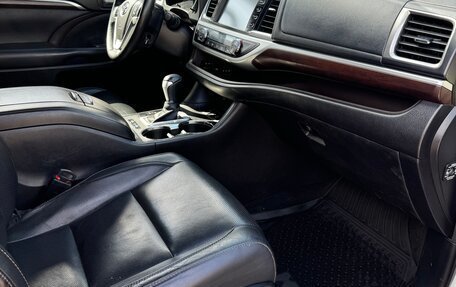 Toyota Highlander III, 2014 год, 2 950 000 рублей, 32 фотография