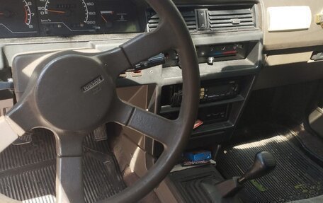 Nissan Bluebird VIII, 1989 год, 130 000 рублей, 3 фотография