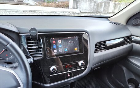 Mitsubishi Outlander III рестайлинг 3, 2021 год, 2 580 000 рублей, 9 фотография