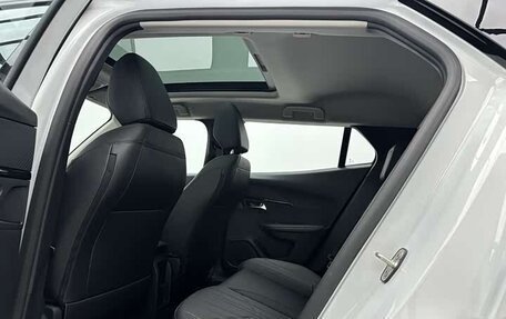 Peugeot 2008 II, 2022 год, 1 425 000 рублей, 8 фотография
