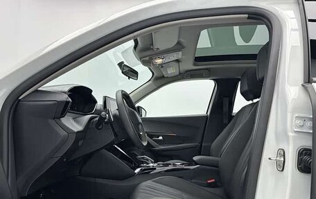 Peugeot 2008 II, 2022 год, 1 425 000 рублей, 7 фотография