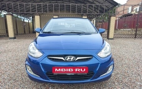 Hyundai Solaris II рестайлинг, 2011 год, 890 000 рублей, 13 фотография