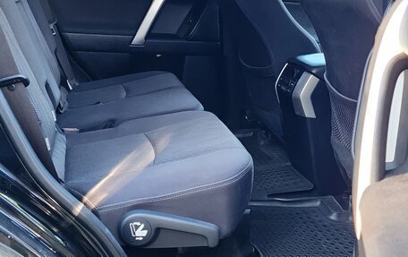 Toyota Land Cruiser Prado 150 рестайлинг 2, 2019 год, 3 148 000 рублей, 9 фотография