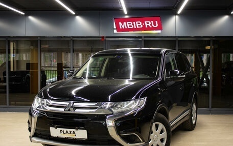 Mitsubishi Outlander III рестайлинг 3, 2018 год, 2 399 000 рублей, 1 фотография