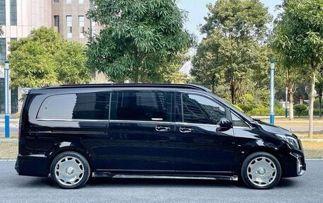 Mercedes-Benz Vito, 2023 год, 6 120 000 рублей, 3 фотография