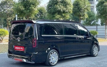 Mercedes-Benz Vito, 2023 год, 6 120 000 рублей, 4 фотография