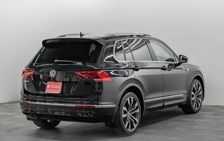 Volkswagen Tiguan II, 2019 год, 2 600 000 рублей, 4 фотография
