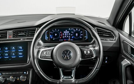 Volkswagen Tiguan II, 2019 год, 2 600 000 рублей, 11 фотография