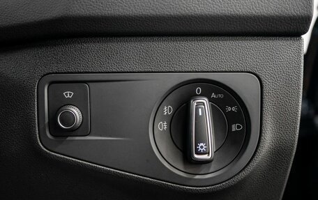 Volkswagen Tiguan II, 2019 год, 2 600 000 рублей, 17 фотография