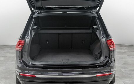 Volkswagen Tiguan II, 2019 год, 2 600 000 рублей, 19 фотография