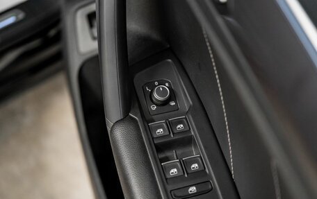 Volkswagen Tiguan II, 2019 год, 2 600 000 рублей, 18 фотография