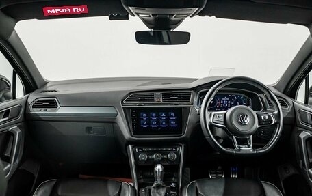 Volkswagen Tiguan II, 2019 год, 2 600 000 рублей, 10 фотография