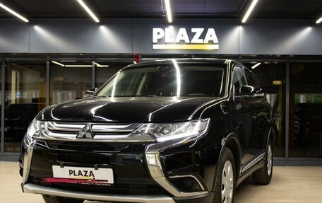 Mitsubishi Outlander III рестайлинг 3, 2018 год, 2 399 000 рублей, 5 фотография