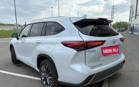 Toyota Highlander, 2026 год, 5 700 000 рублей, 4 фотография